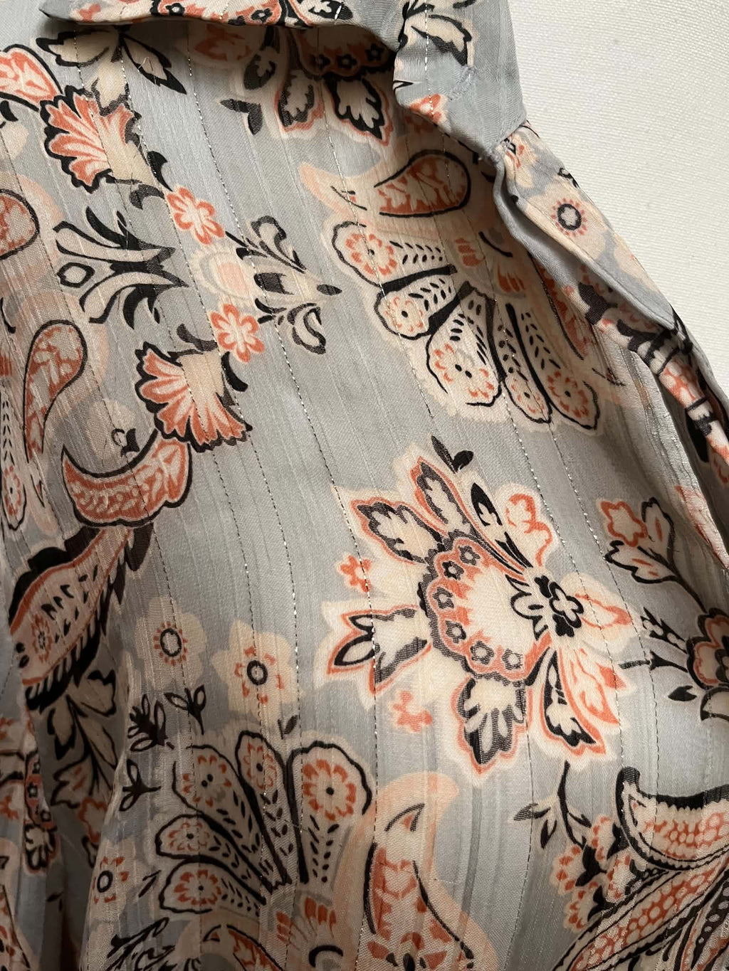 please provide a title for this Liz Jordan Sage Floral Paisley Sheer Blouse with Silver Metallic Pinstripes – Size 14 | Like New