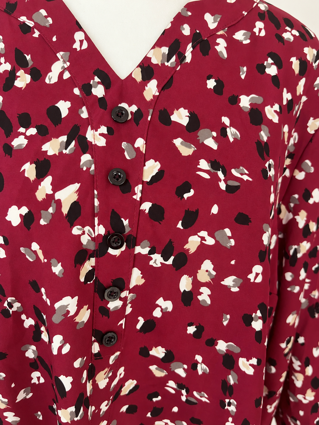 Berry Burgundy Abstract Print V-Neck Top – Size 2XL