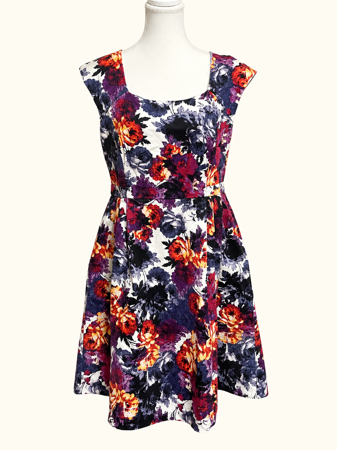 Jacqui E Size 18 Floral Fit & Flare Dress – Fully Lined with Pockets – As New