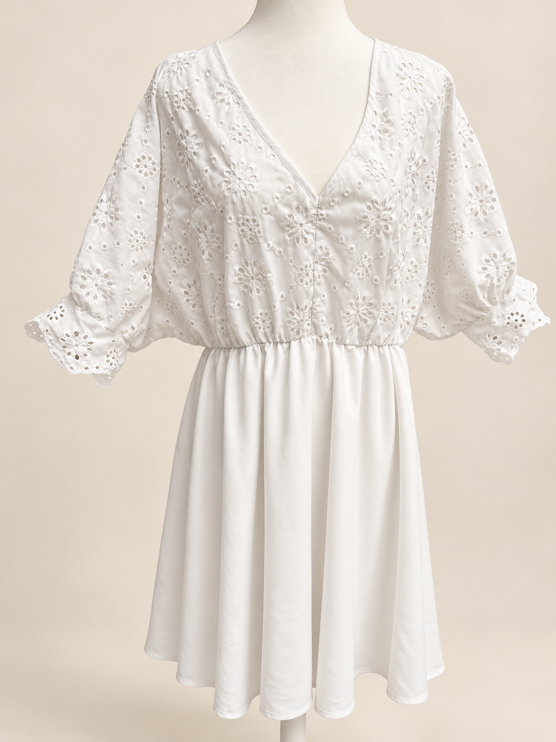 White Floral Embroidered V-Neck Dress Sz XL/18